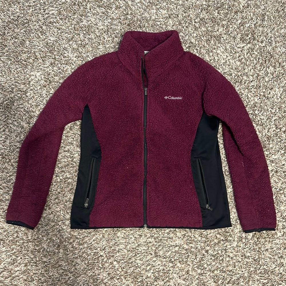 Columbia Jacket, size XL in women’s. It is a maroon color but is more purple ish
